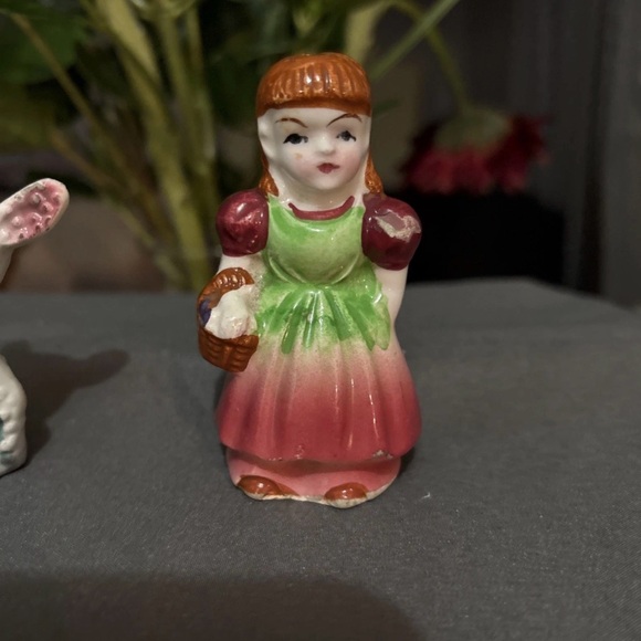 Vintage Japan  Mary Had a Little Lamb Salt and Pepper Shakers Set - Picture 5 of 6